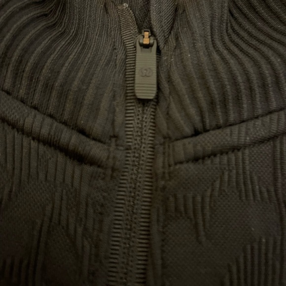 Lululemon half zip up - Picture 4 of 6